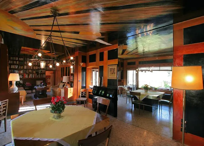 Castrum Di SerravalleAlbergo